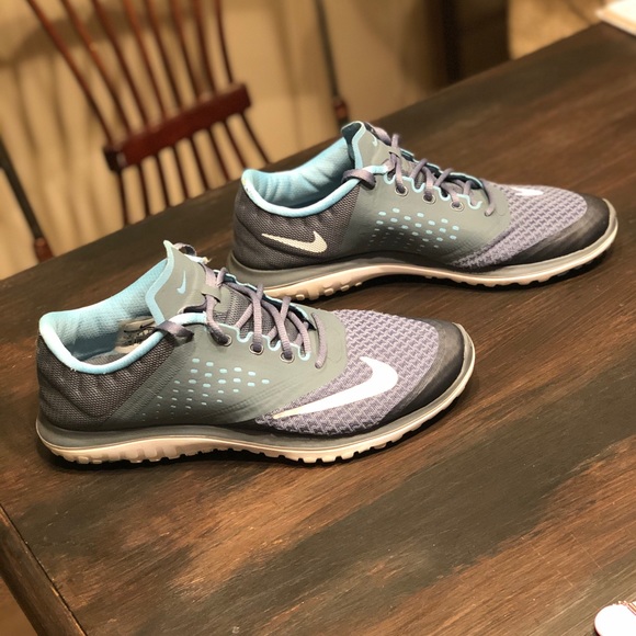 ✨Nike FITSOLE women’s size 9✨ - Picture 3 of 5